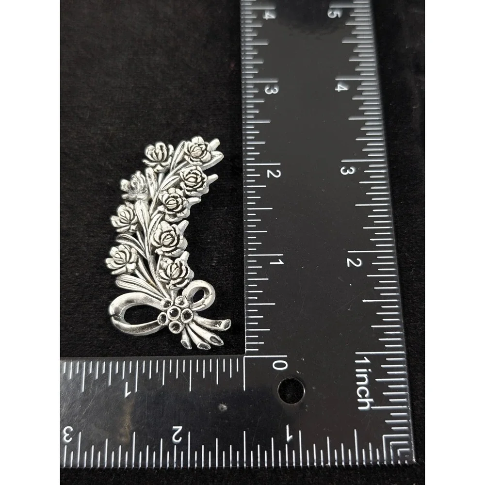 Vtg 1940s Carved Celluloid Lily of‎ the Valley Flower Bouquet Pin Brooch Cream